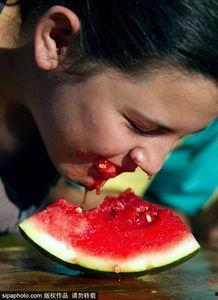 西班牙语 吃瓜,揭秘流行语的跨文化魅力