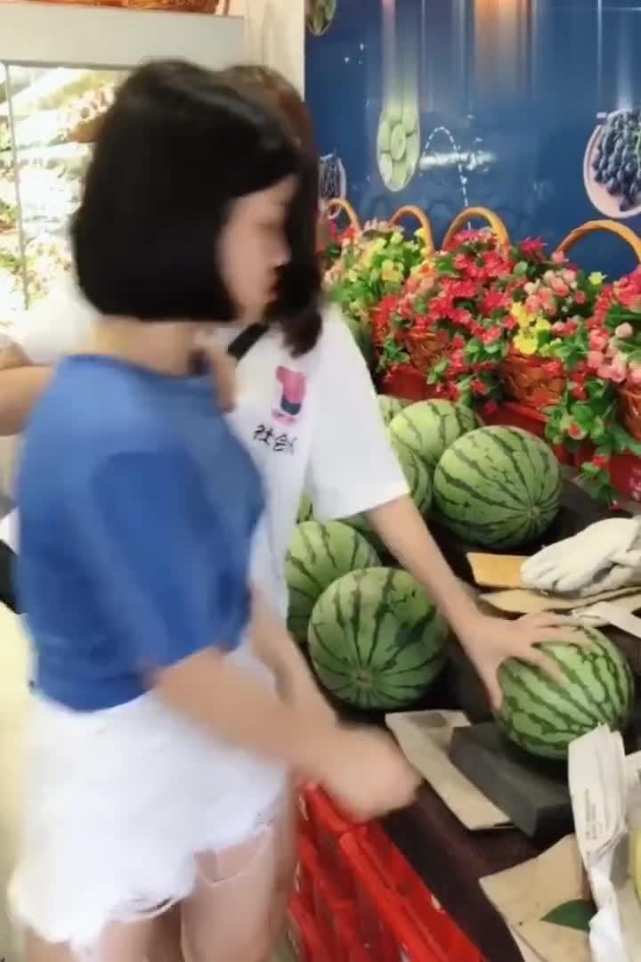 老姐吃瓜,揭秘老姐吃瓜背后的故事与趣味